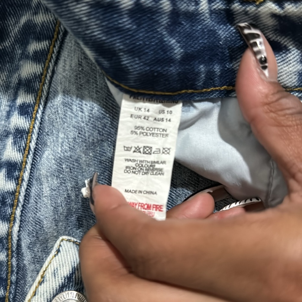PrettyLittleThing Jeans - Picture 7 of 7